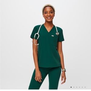 FIGS Hunter Green Three Piece Scrub Set Size Small - Yola, Catarina, Livingston
